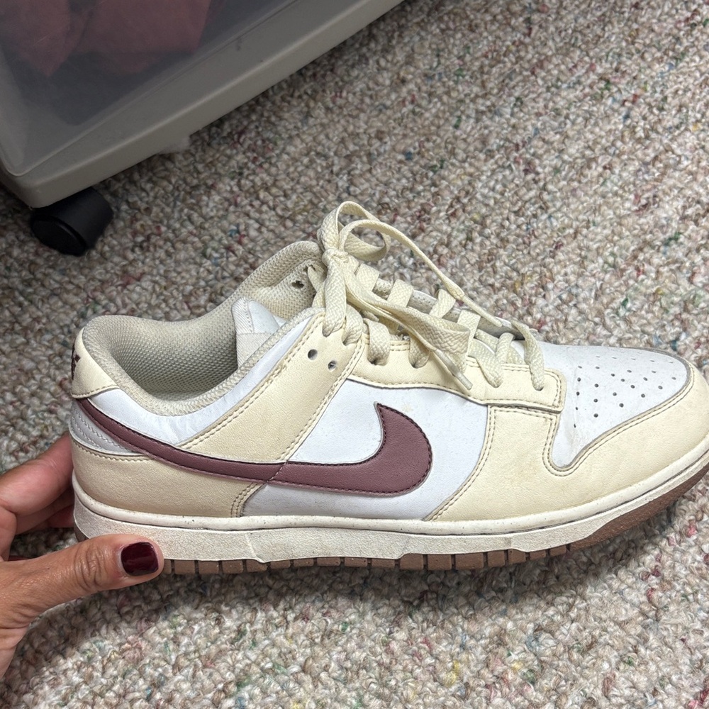 Nike Low-Top Sneakers in Cream and Mauve Rose